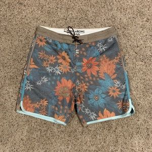 Billabong boardshorts